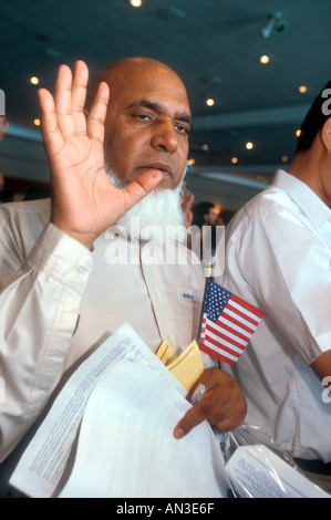 Detroit Michigan ist 4. Juli 2000 ein Einwanderer als neue U S Staatsbürger vereidigt Stockfoto