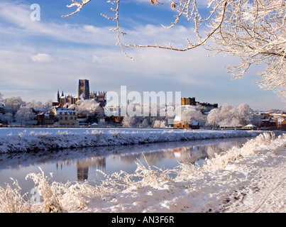 Durham Kathedrale und die Burg halten im Winter, North East England Stockfoto