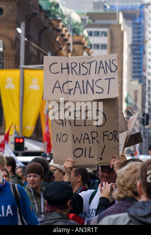 Christliche Anti-Kriegs-Demonstranten bei einem Protest März während des APEC-Gipfels, Sydney, September 2007. "Christen gegen Gier" Stockfoto