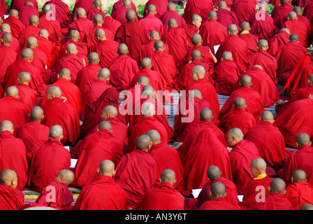 Mönche und Lamas im 2006 Kagyü Mönlam, Bodh Gaya, Indien Stockfoto