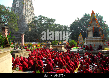 Mönche und Lamas im 2006 Kagyü Mönlam, Bodh Gaya, Indien Stockfoto