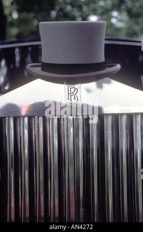 Rollt Royce graues Hutstatus-Symbol beim Royal Ascot Pferderennen im Juni 1985 1980 in Berkshire England Großbritannien. HOMER SYKES Stockfoto