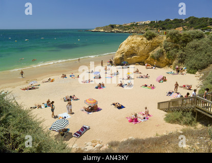 Portugal, Algarve, eine kleine Bucht am Praia Da Oura, Albufeira Stockfoto