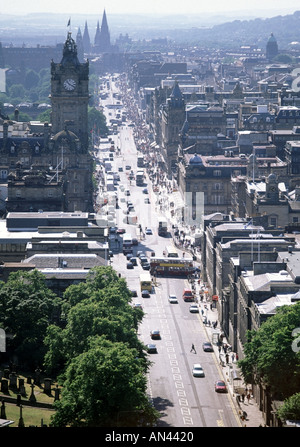 Stadt Edinburgh mit Blick auf die Princes Street von Carlton Hill Schottland Großbritannien Stockfoto