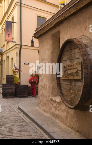 Mittelalterliches Restaurant mitten im Herzen des Vecriga alte Stadt Bezirk von Riga die Hauptstadt von Lettland in Nordeuropa Stockfoto