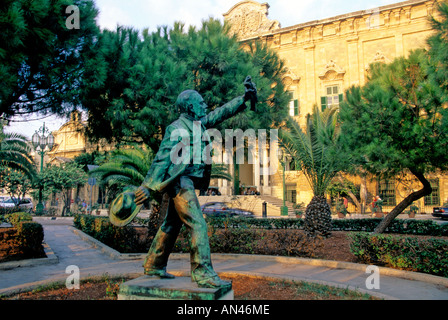 Statue von Manwel Dimech, Valletta, Malta Stockfoto