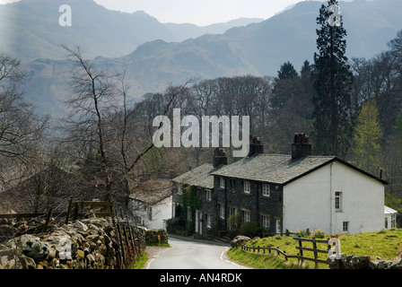 Schöne Ferienhäuser im Dorf Seatoller im englischen Lake District Stockfoto