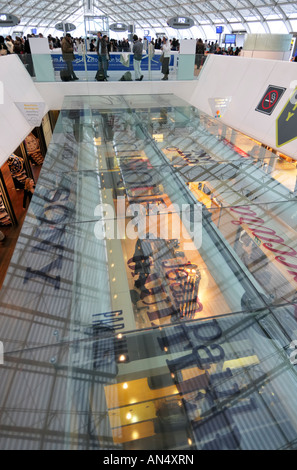 Duty Free International Shopping Area, Flughafen Paris CDG Stockfoto