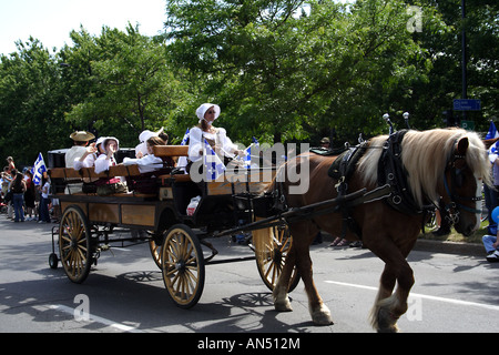 Pferd und Wagen in Parade Stockfoto