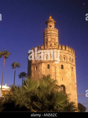 Spanien Sevilla Torre del Oro Stockfoto