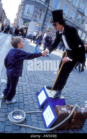 Schauspieler, die Durchführung von Hans Christian Andersen in Nytorv Quadrat Kopenhagen Dänemark Stockfoto