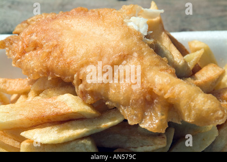 Fish &amp; Chips Kartoffel Kartoffeln fettig Herzinfarkt Fett fetthaltige Lebensmittel braten tiefen Öl Teig Tropf Obiese über traditionelle Gewicht Fast-food Stockfoto