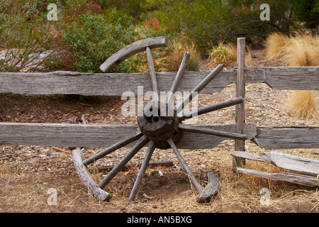 Eine alte gebrochene Cart Rad. Stockfoto