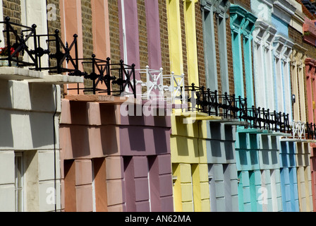 Bunte Pastell Reihenhaus Häuser Hartland Road Chalk Farm Road Camden Stadt North London NW1 England Großbritannien Stockfoto