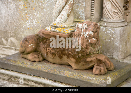 Saint Mary St Nikolaus Kirche im Italianate-Stil Wilton Wiltshire England Löwe Stockfoto