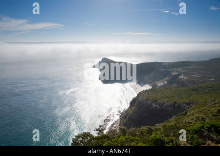 Kap der guten Hoffnung mit einer Bank von Meer Nebel rollt in Südafrika Table Mountain National Park Stockfoto