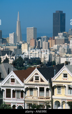 Viktorianischen Häusern auf Steiner Strasse Alamo Square, San Francisco, Kalifornien, USA Stockfoto