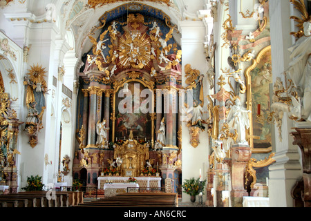 Innenraum Kirche Maria Himmelfahrt in Bayern Dietramszell Stockfoto