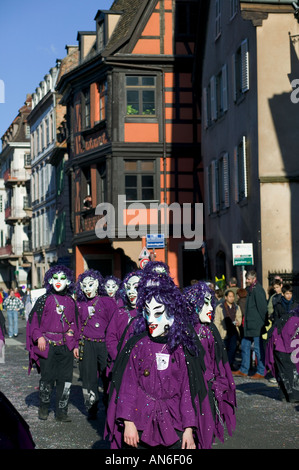 FRANKREICH ALSACE STRASBOURG KARNEVALSGRUPPE DER HEXEN UND DES FACHWERKHAUSES EUROPA Stockfoto