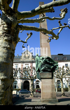 Maréchal Philippe Leclerc de Hautecloque Marschall von Frankreich Memorial, Offiziere Chaos Gebäude, Place Broglie Square, Straßburg, Elsass, Frankreich, Europa, Stockfoto