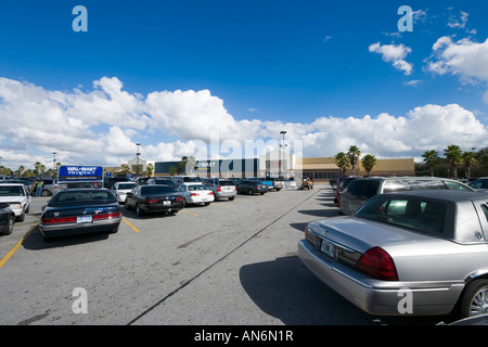 Parkplatz am WalMart Supercenter, Haines, City, Florida, USA Stockfoto