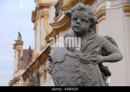 Barocke Engel Monument, das sich in der Front der Loreta Kloster auf 1631 in Hradcany Bezirk Prag Tschechische Republik gesegnet Stockfoto