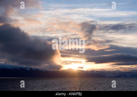 Patagonische Sonnenaufgang vom Schiff Patagonien Chile gesehen Stockfoto