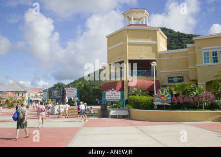 Eingang zum Hafen Point Village Geschäfte auf St. Marteen / St. Martin Stockfoto