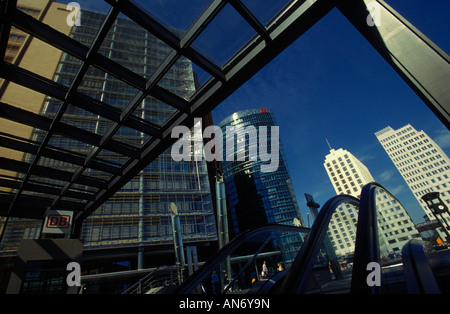 Berlin. Potsdamer Platz. Ritz Carlton Hotel, Beisheim Center, Sony-Center. U-Bahnstation Potsdamer Platz. Stockfoto
