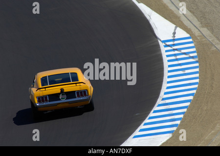 Dan Lipetz Rennen 1970 Ford Mustang Boss 302 bei den 2006 Rolex Monterey Historic Automobil Rennen Stockfoto