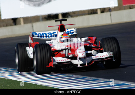 Toyota-Formel-1-Testfahrer Ricardo Zonta Demonstrationsrunden im TF106 bei den 2006 Monterey Historic Rennen zu tun Stockfoto
