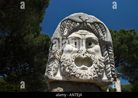 Geschnitzten Stein Maske, dekoriert und jetzt werben die antiken griechischen Theater-theater Stockfoto