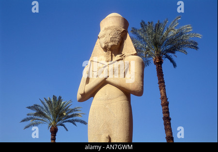 Die unbekannte Statue von Ramses II. in Karnak-Tempel Stockfoto