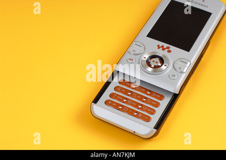 Sony Ericsson W580i Slider Handy Walkman Handy hautnah Stockfoto