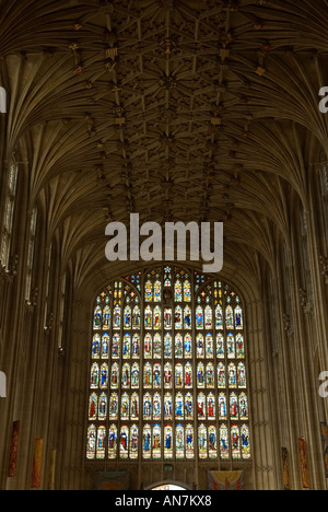 Decke der St.-Saint-Georges-Kapelle und Buntglasfenster. Windsor Castle, Windsor, Berkshire England. 2006 2000er Jahre Großbritannien HOMER SYKES Stockfoto