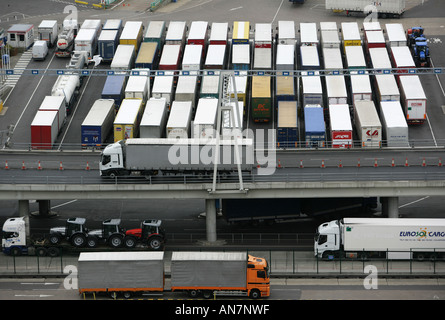 GBR, Groß Britannien, Dover: Fähre Hafen von Dover. PKW- und LKW-Fähren von und nach Calais, Dünkirchen, Frankreich Stockfoto