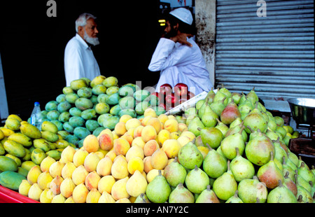 Obst-Stall-Anbieter Crawford Market Mumbai Bombay Maharastra Indien Asien Stockfoto