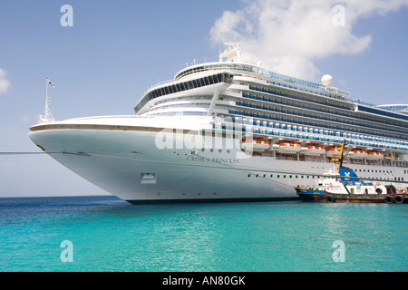 Crown Princess Kreuzfahrtschiff vor Anker in Kralendijk Bonaire-Karibik Stockfoto