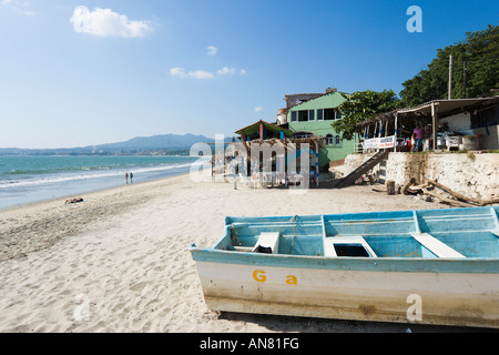 Strand im Stadtzentrum von Bucerias, in der Nähe von Nuevo Vallarta, Riviera Nyarit, Puerto Vallarta, Pazifikküste, Mexiko Stockfoto