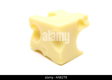 Isolierte Stück Käse auf einem weißen Hintergrund. Stockfoto