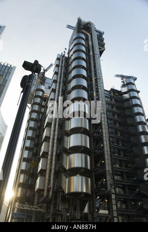 Die ungewöhnliche Lloyd es Of London Gebäude im Herzen des Finanzviertels, der City of London, UK. Stockfoto