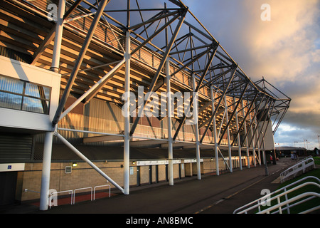 Pride Park West Stand Derby County FC Football All-Sitzer-Fußballstadion, exponierte Stahlrippen Kolonnaden architektonisches Konzept Struktur in Derby Stockfoto