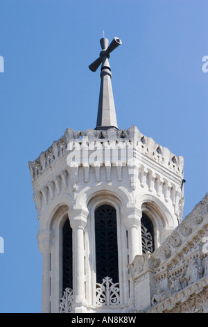 Zinnenbewehrten Turm Detail von der Basilique Notre Dame de Fourvière Lyon Rhone Alpes France Stockfoto