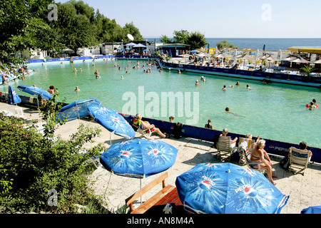 St St Constantine Helena Urlaub Tourist Chaise Lounge Dach Schwimmbad Bucht Pier Strand Resort Schwarzmeerküste typische ein Stockfoto