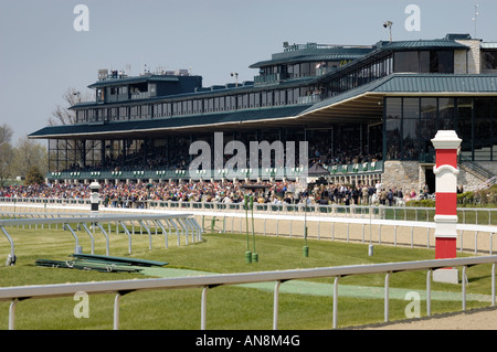 Vollblüter Pferderennen im Frühjahr treffen sich in Keeneland Track in Lexington, Kentucky USA Stockfoto