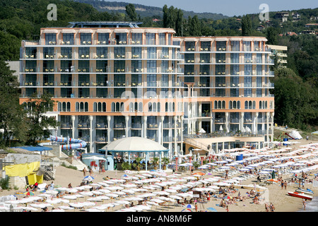 St St Constantine Helena Urlaub Tourist Chaise Lounge Dach Schwimmbad Bucht Pier Strand Resort Schwarzmeerküste typische ein Stockfoto