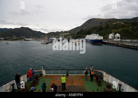 Ein Blick von der InterIslander Andocken an picton Stockfoto