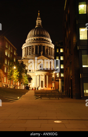 St Pauls Cathedral beleuchtet bei Nacht Stockfoto