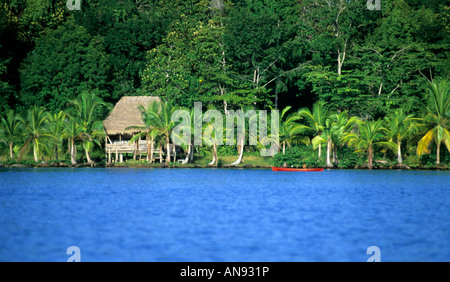 Einheimische Hütte, Bocas del Toro, Panama Stockfoto