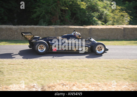 Goodwood FOS 2006 motor Motorsport racing Auto klassische Legende historischen Auto Rennen Festival Geschwindigkeit Lotus 91 Teams gehen JPS-J-P-S schwarz Stockfoto